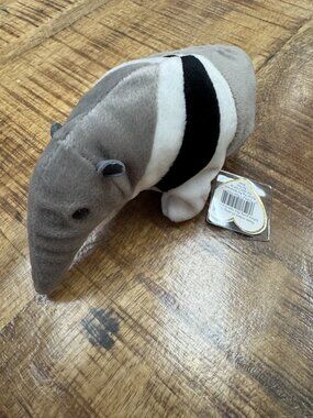 Vintage Ty Beanie Baby: Ants the Anteater, With many errors
